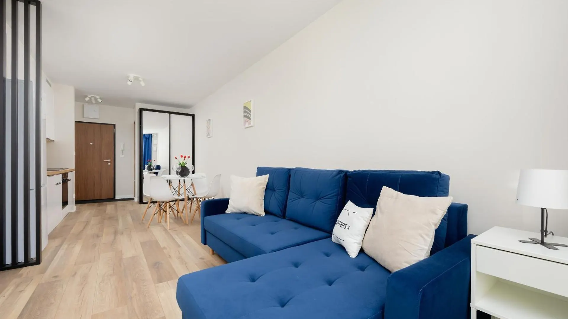 Modern Studio Zupnicza With Parking By Renters Apartment Warsaw Poland