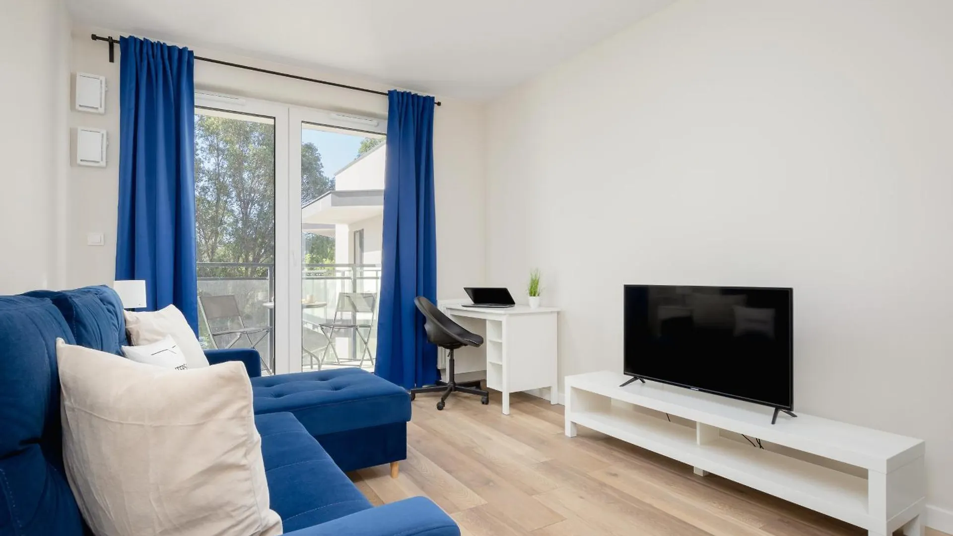 Modern Studio Zupnicza With Parking By Renters Apartment Warsaw Poland