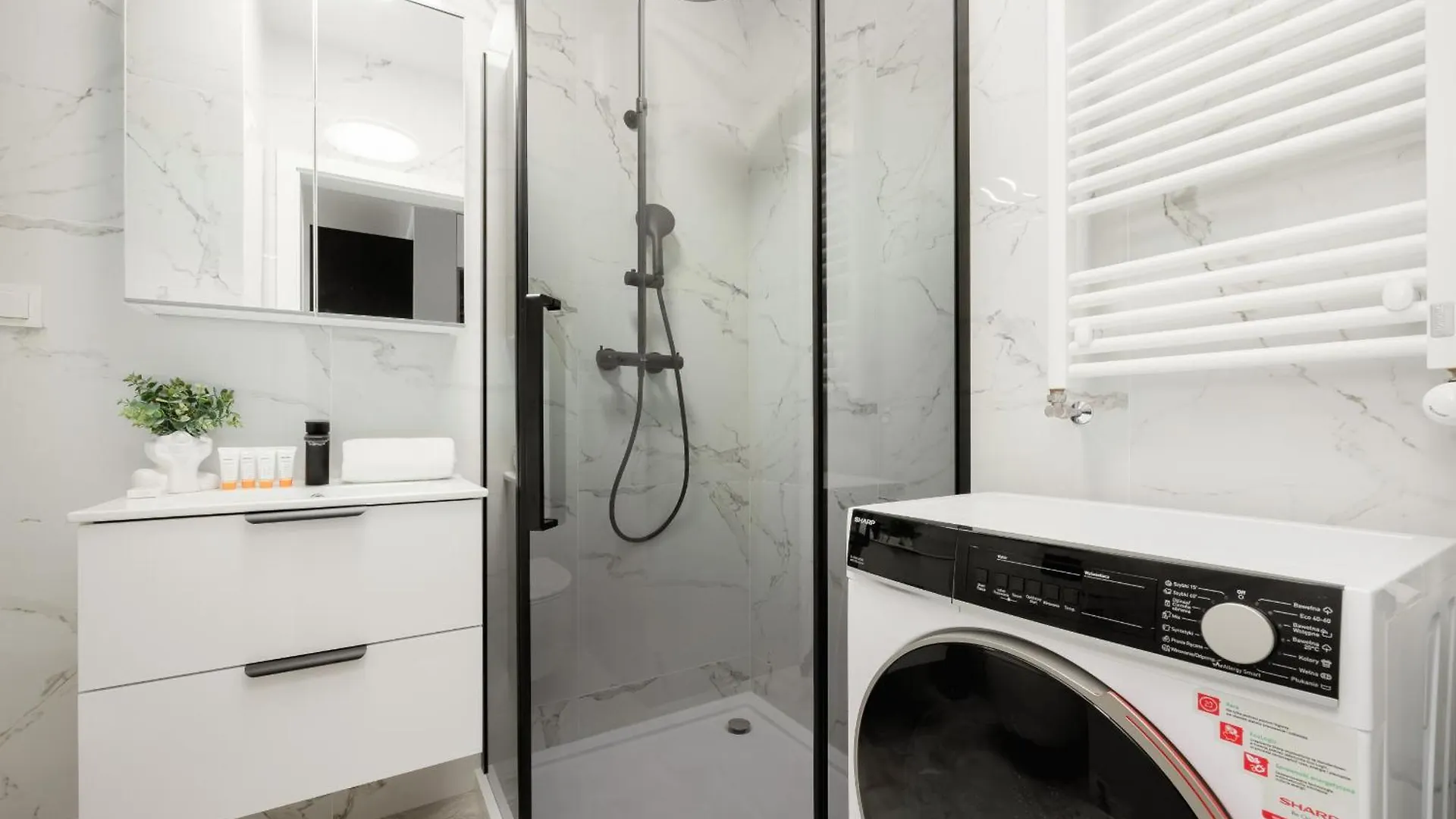 Modern Studio Zupnicza With Parking By Renters Apartment Warsaw