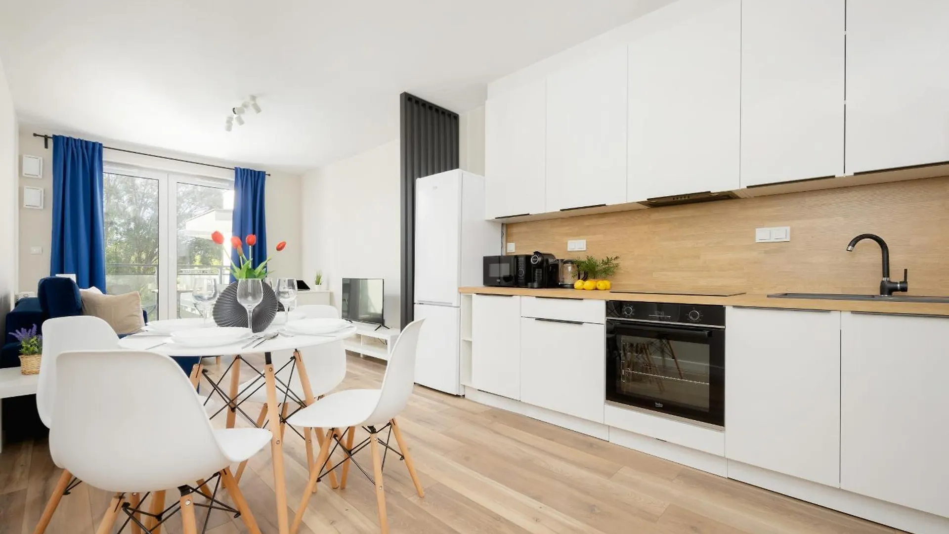 Modern Studio Zupnicza With Parking By Renters Apartment Warsaw