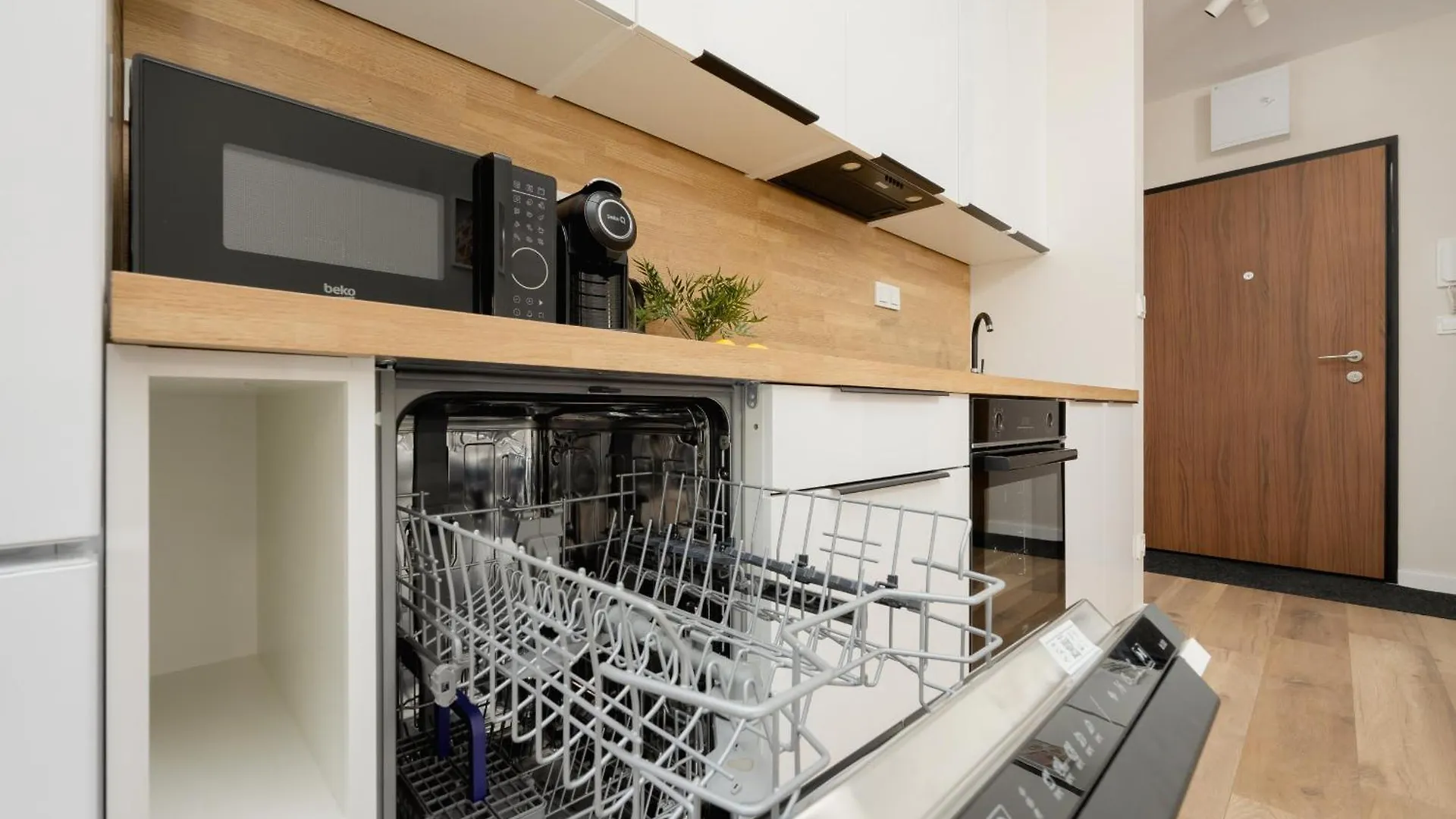 Modern Studio Zupnicza With Parking By Renters Apartment Warsaw